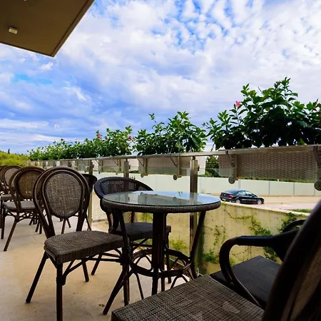 Orange 酒店 Dhërmi