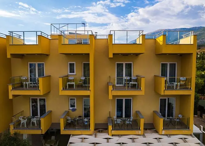 Orange فندق ديرمي